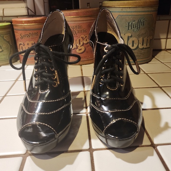 MICHAEL Michael Kors Peep Toe Oxford Black Patent Leather Heels 8.5 - Picture 4 of 12